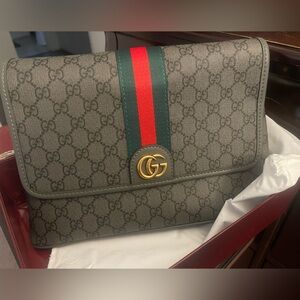 Gray Signature Med Size Crossbody